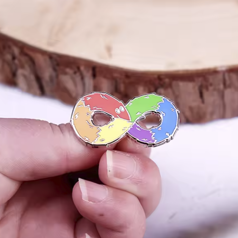 Pin Autismo Gusanito